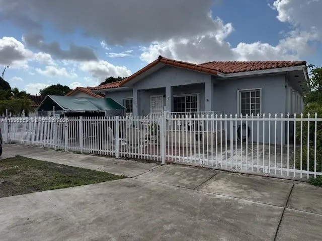 174 E 15th St, Hialeah FL 33010