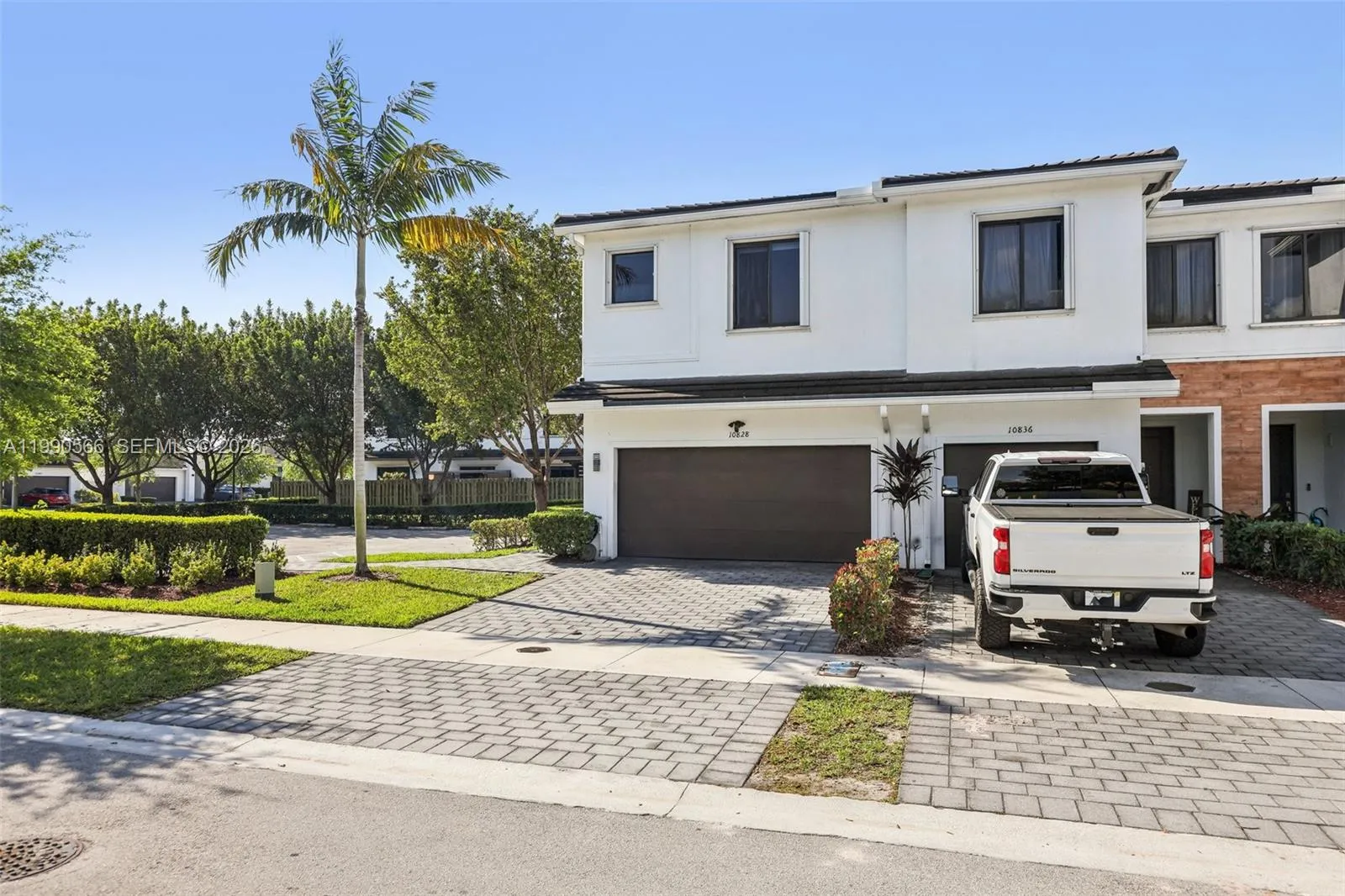 10828 SW 235 St, Miami FL 33032