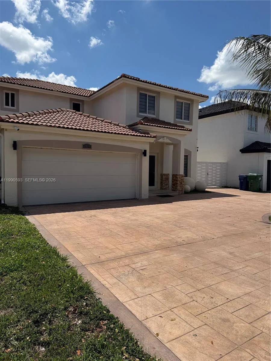 7874 NW 194TH ST, Hialeah FL 33015