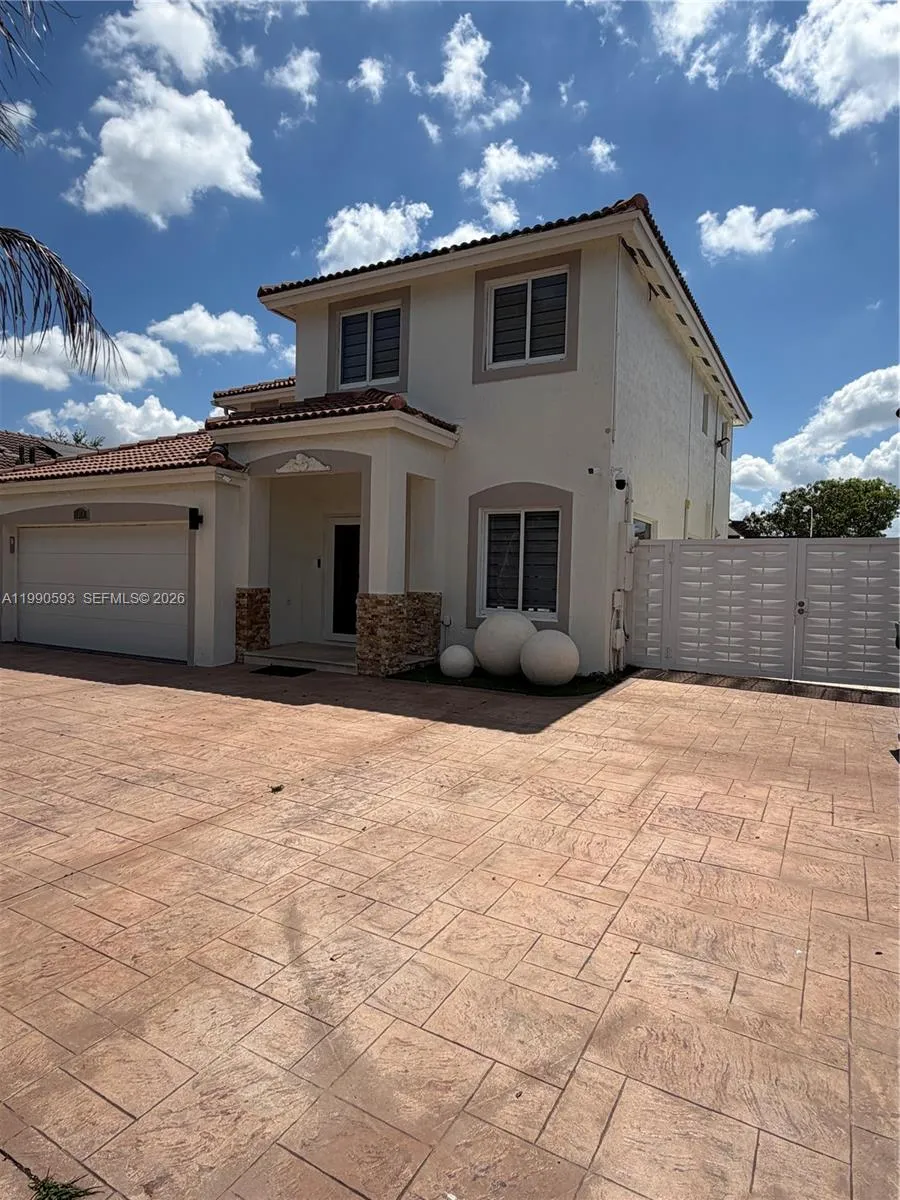 7874 NW 194TH ST, Hialeah FL 33015