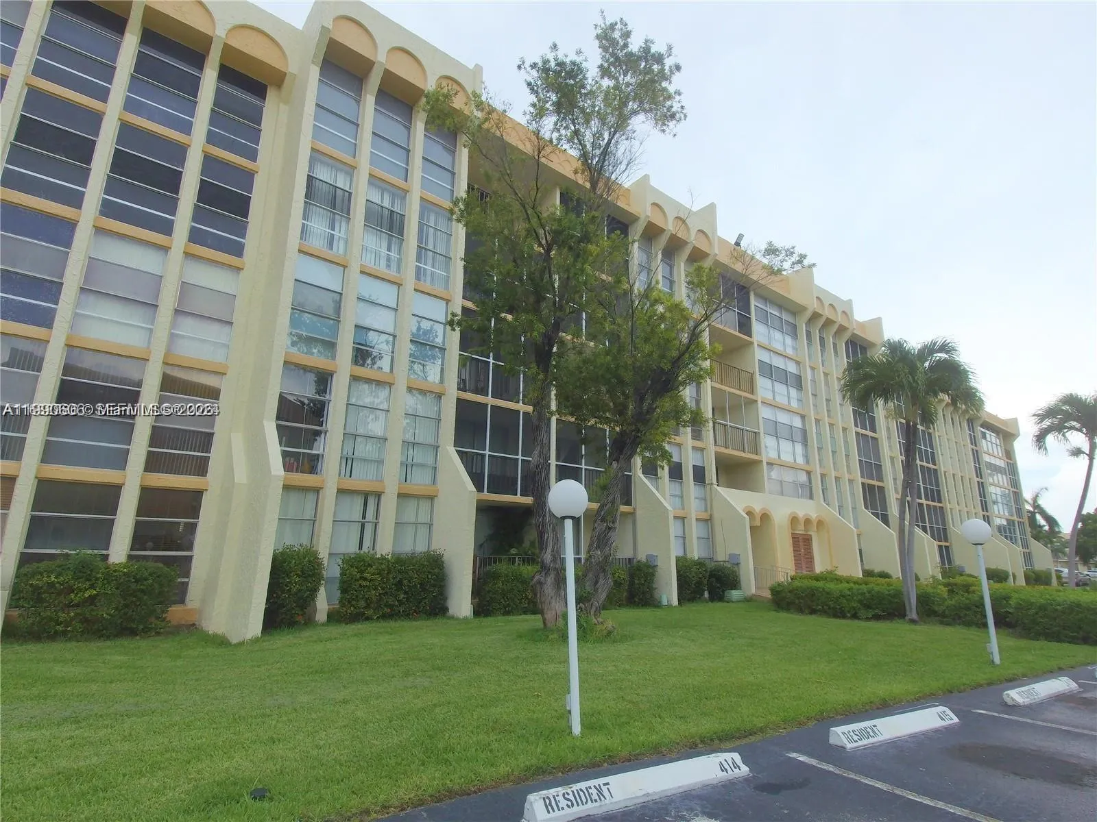 801 Three Islands Blvd # 216, Hallandale Beach FL 33009