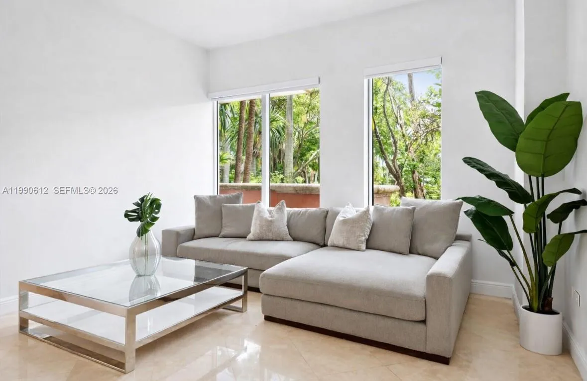 781 Crandon Blvd # 106, Key Biscayne FL 33149