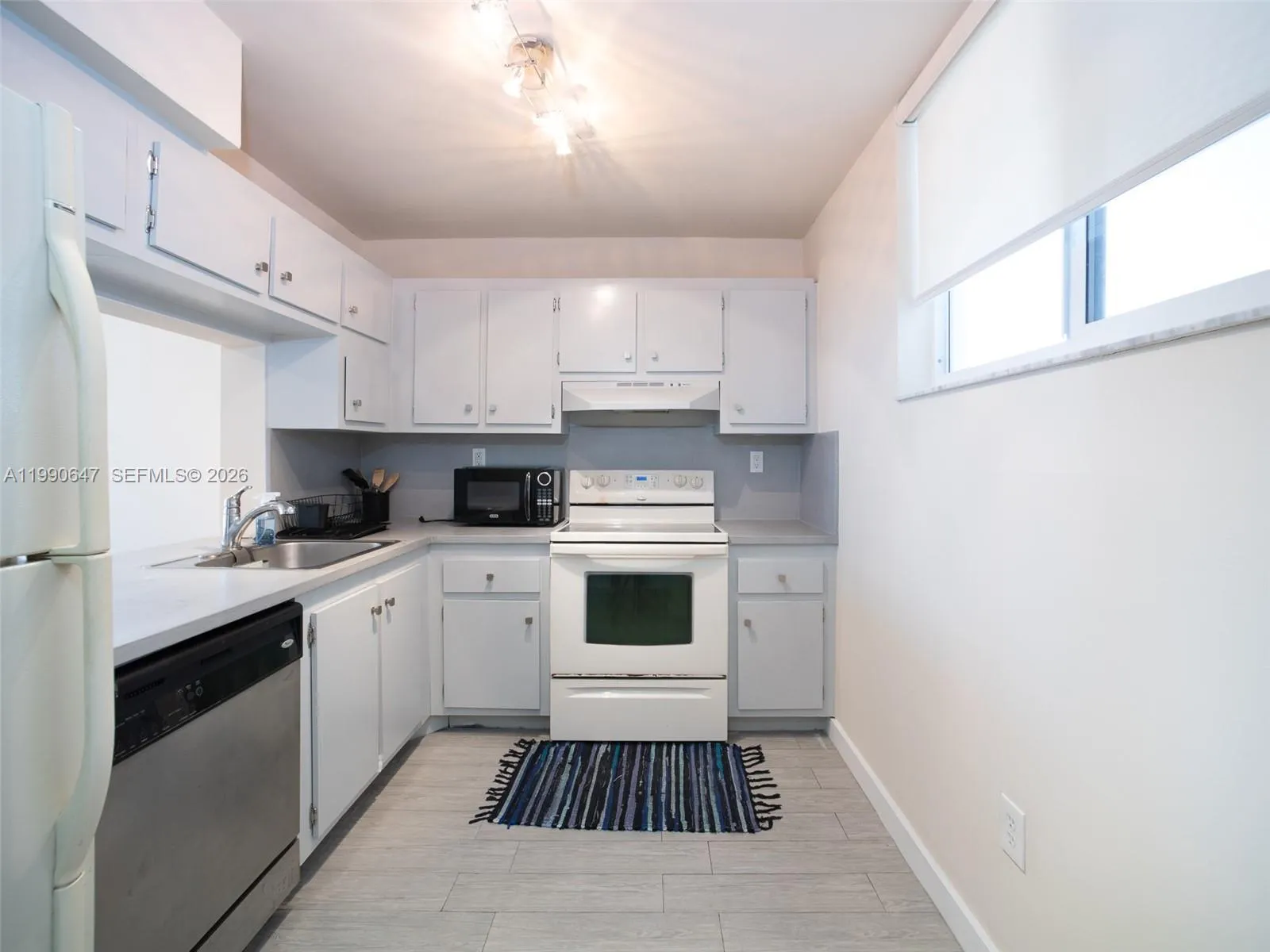 1665 Bay Rd # 421, Miami Beach FL 33139