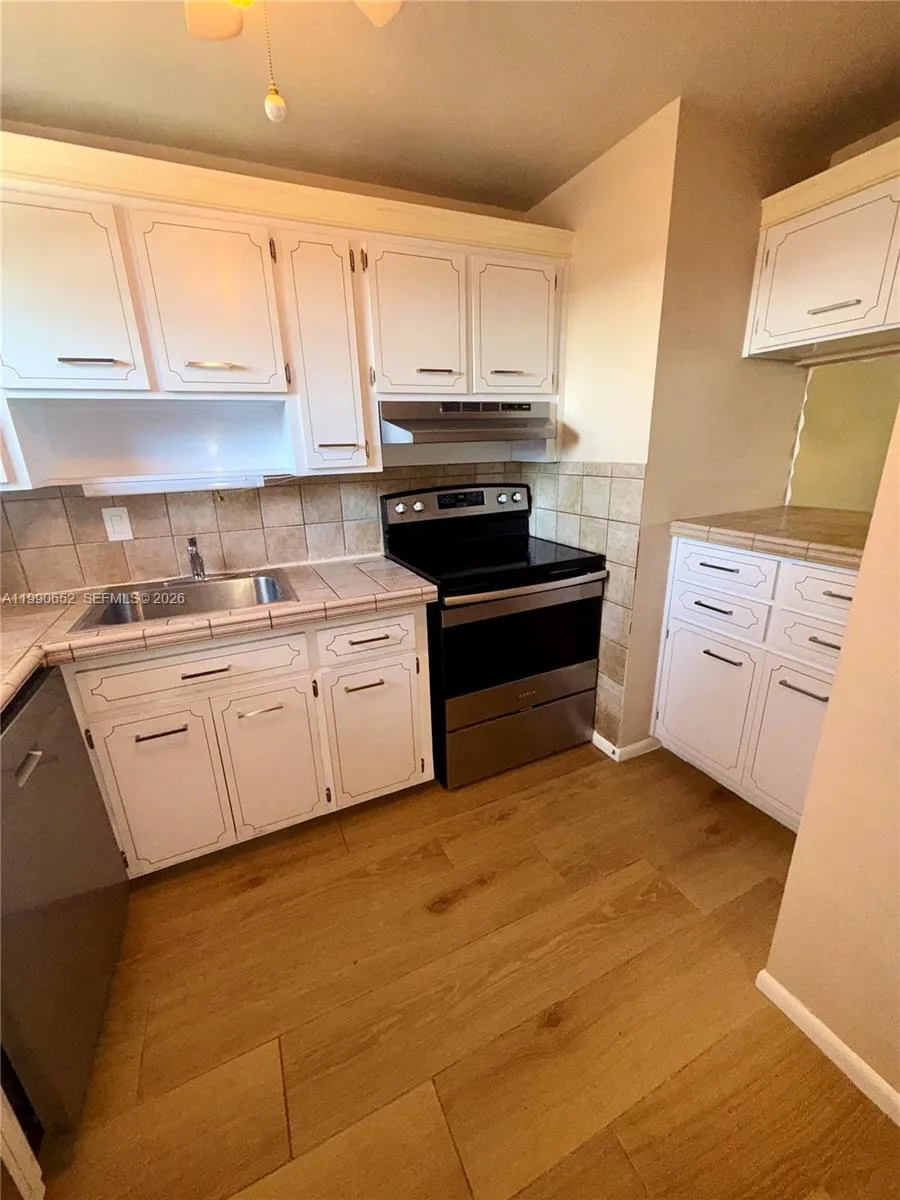 4100 Crystal Lake Dr # 407, Deerfield Beach FL 33064