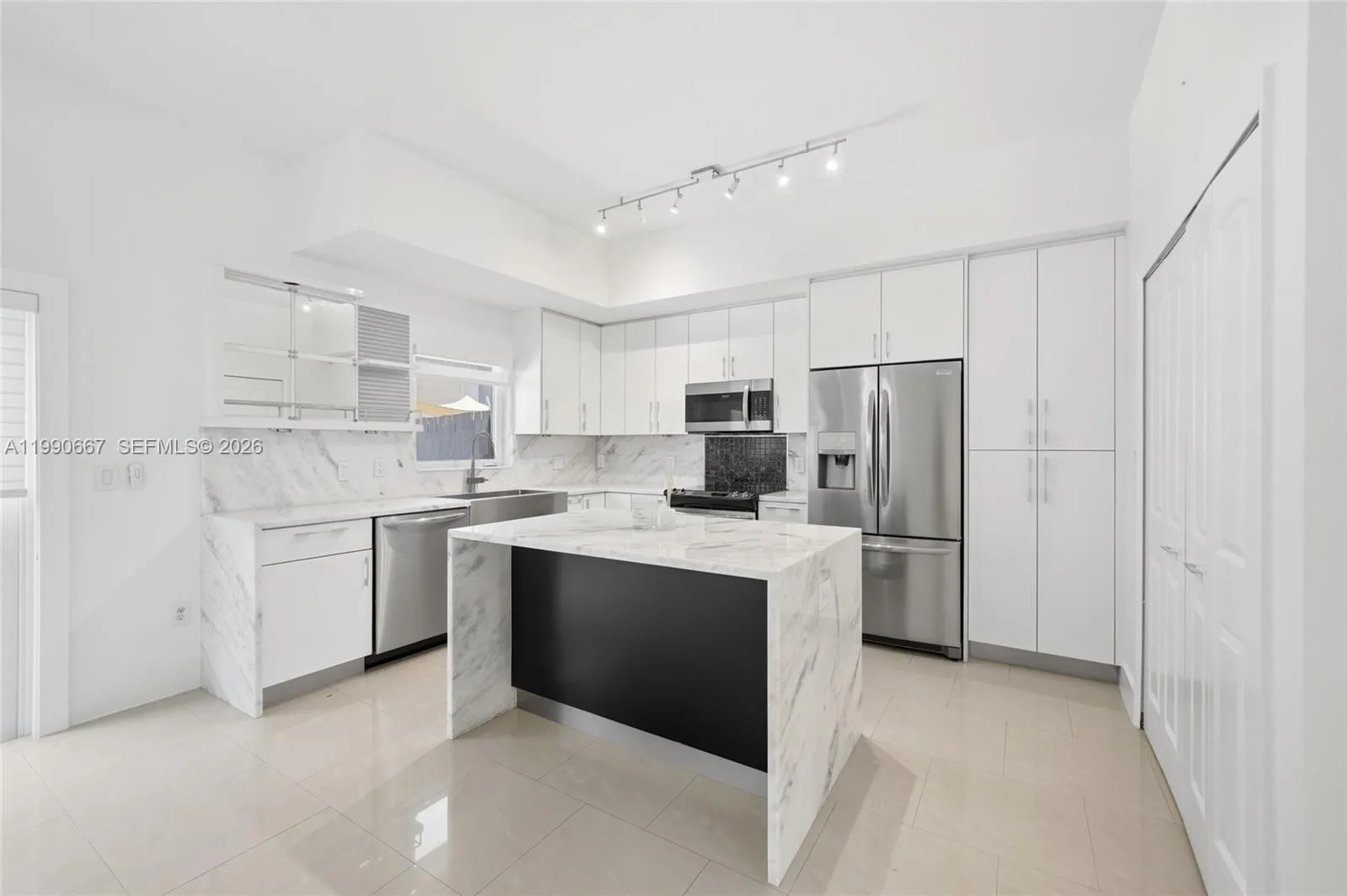 22242 SW 88th Path, Cutler Bay FL 33190