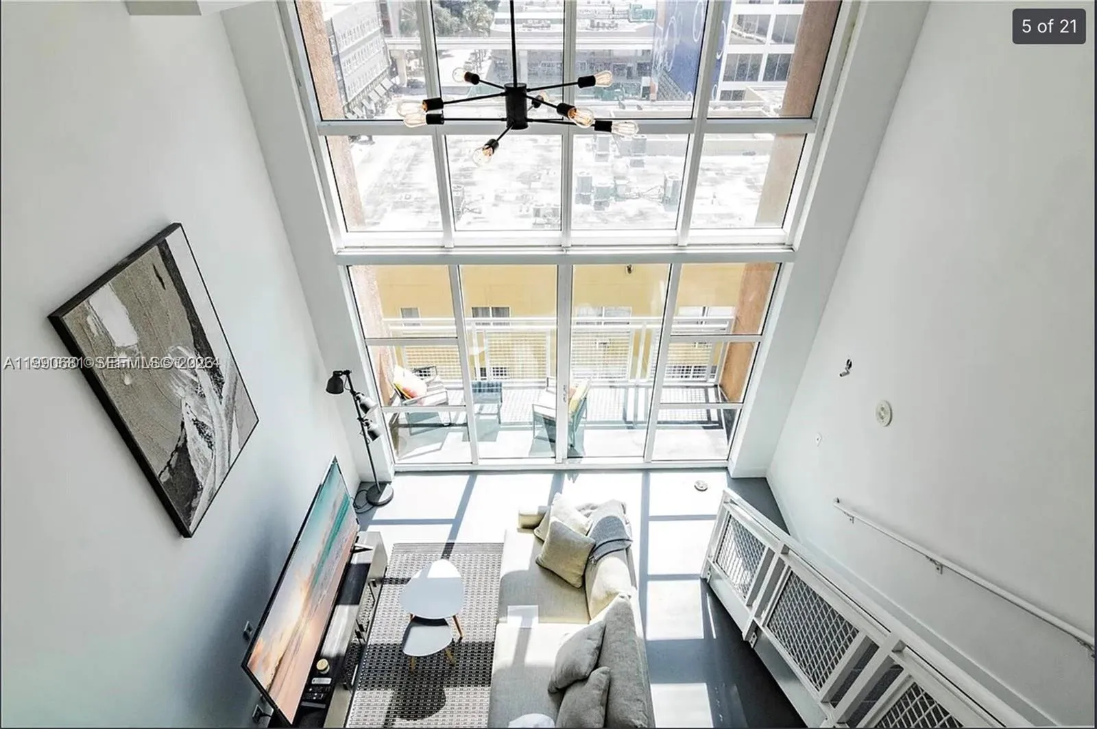 253 NE 2nd St # 617, Miami FL 33132