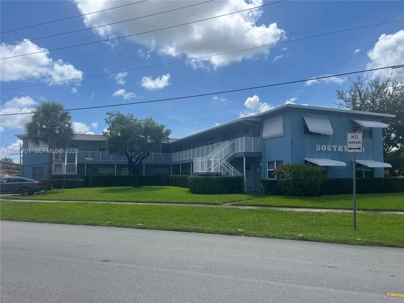 2 bedroom 2 bath for sale at 3856 S Cir Dr # 6, Hollywood FL 33021