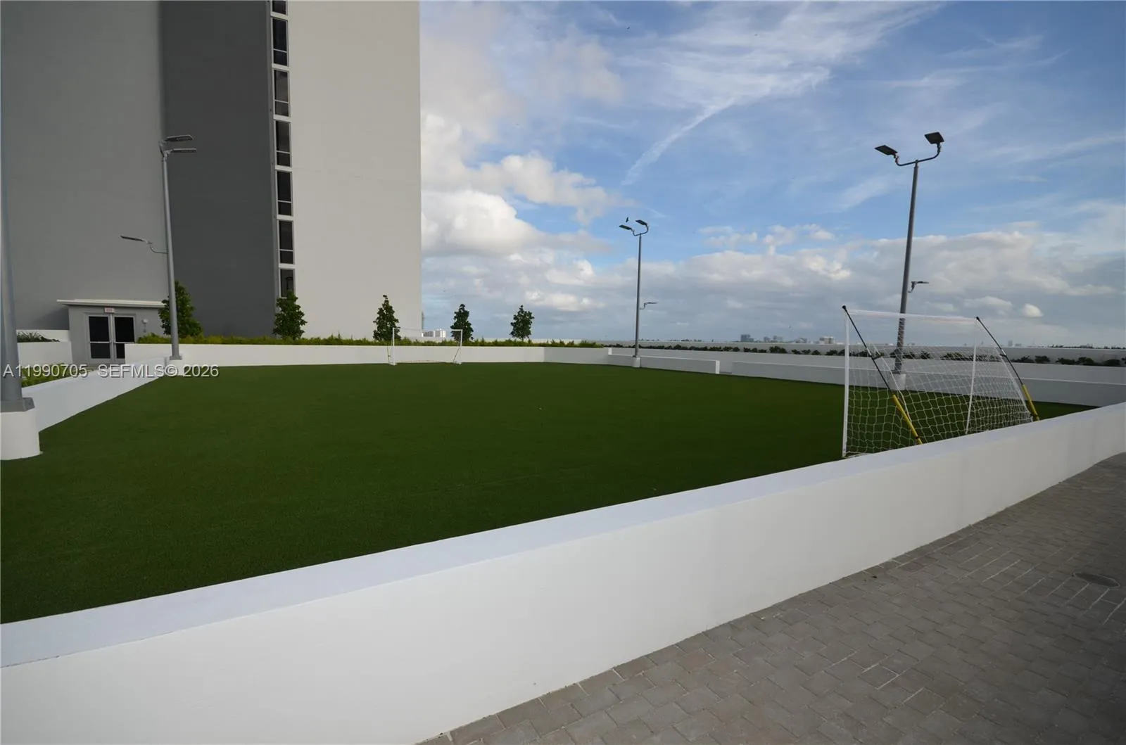 16385 Biscayne Blvd # 518, North Miami Beach FL 33160