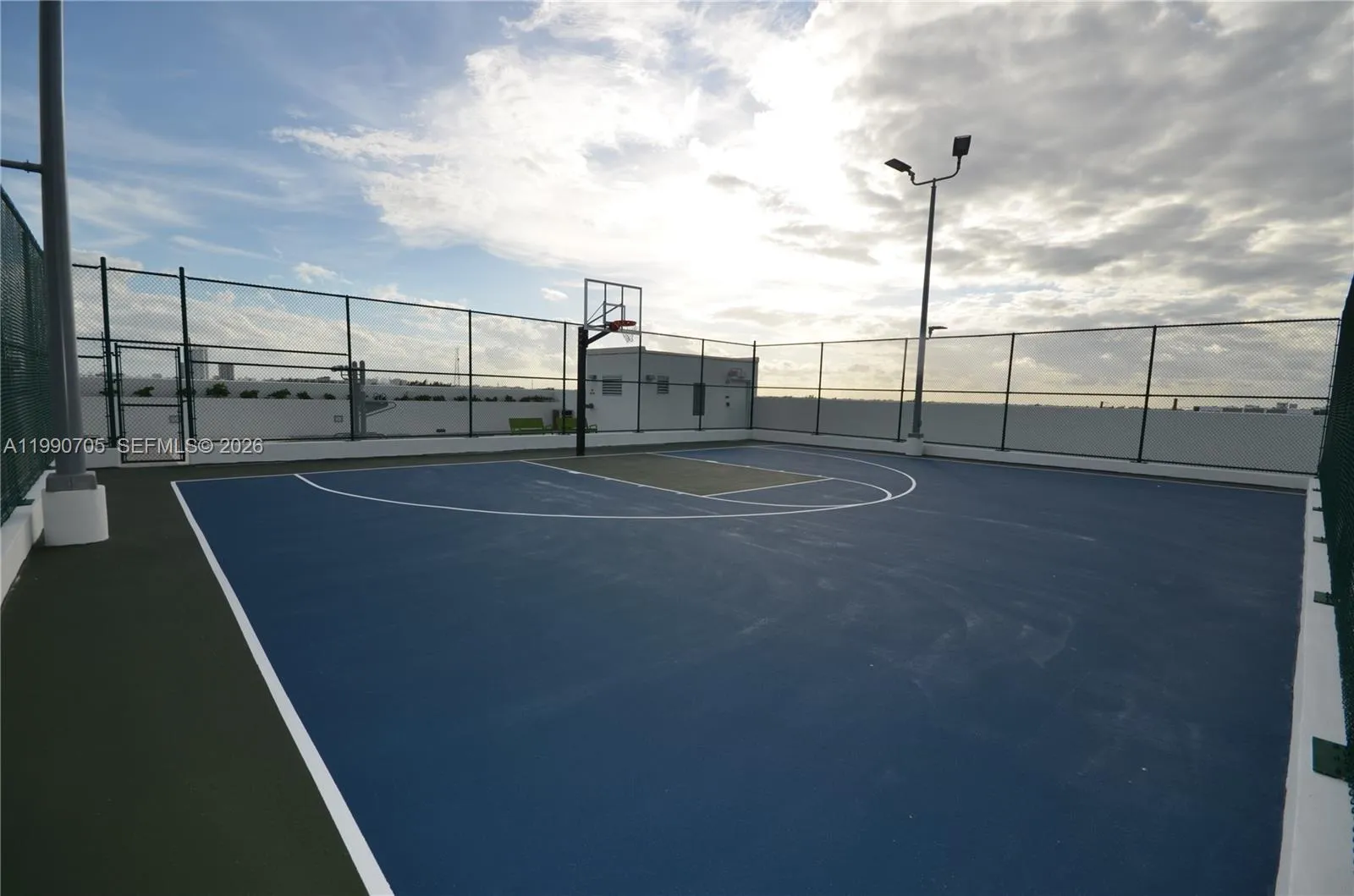 16385 Biscayne Blvd # 518, North Miami Beach FL 33160