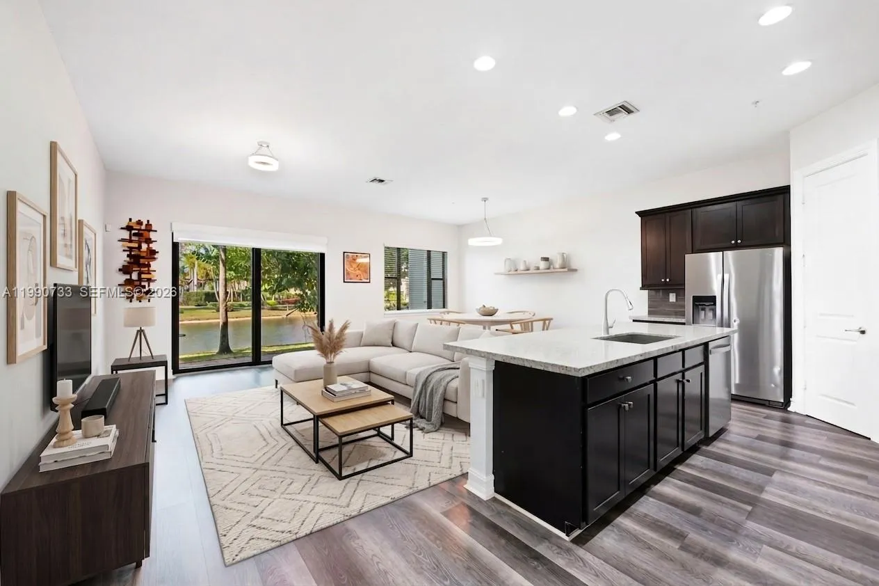 11724 SW 13th Ln, Pembroke Pines FL 33025