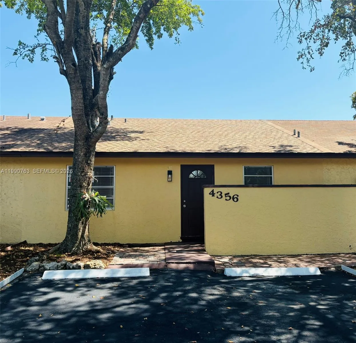 2 bedroom 2 bath for sale at 4356 NW 5th Ave, Deerfield Beach FL 33064