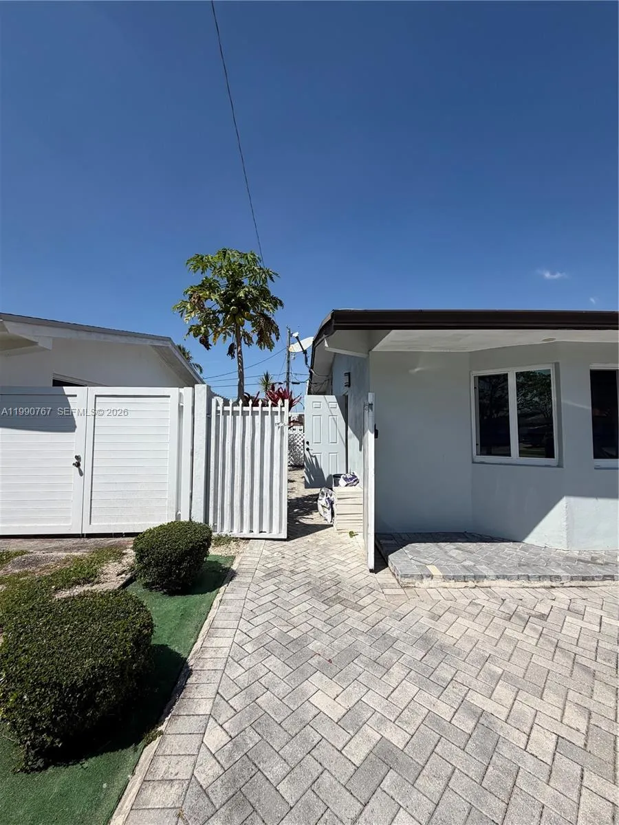 8235 SW 41st Ter # 1, Miami FL 33155