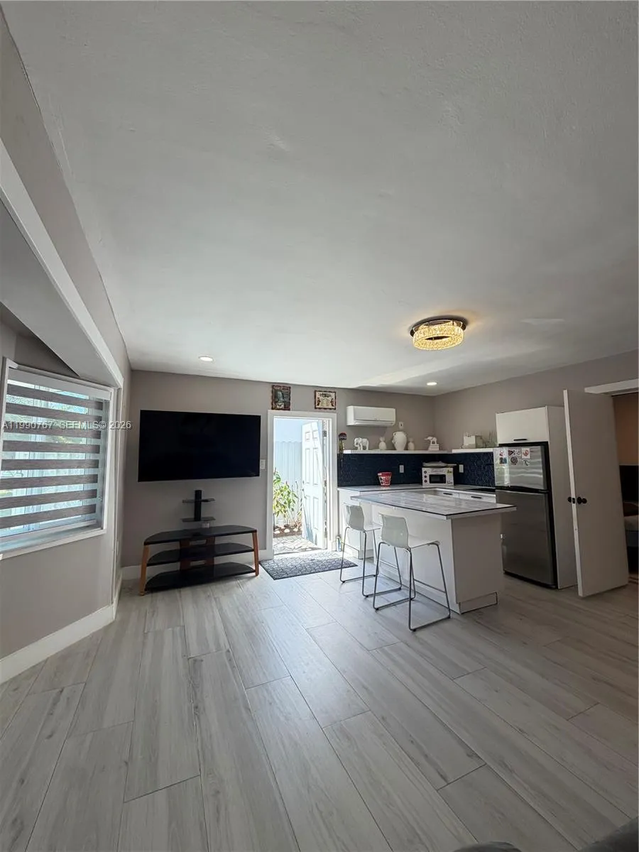 8235 SW 41st Ter # 1, Miami FL 33155