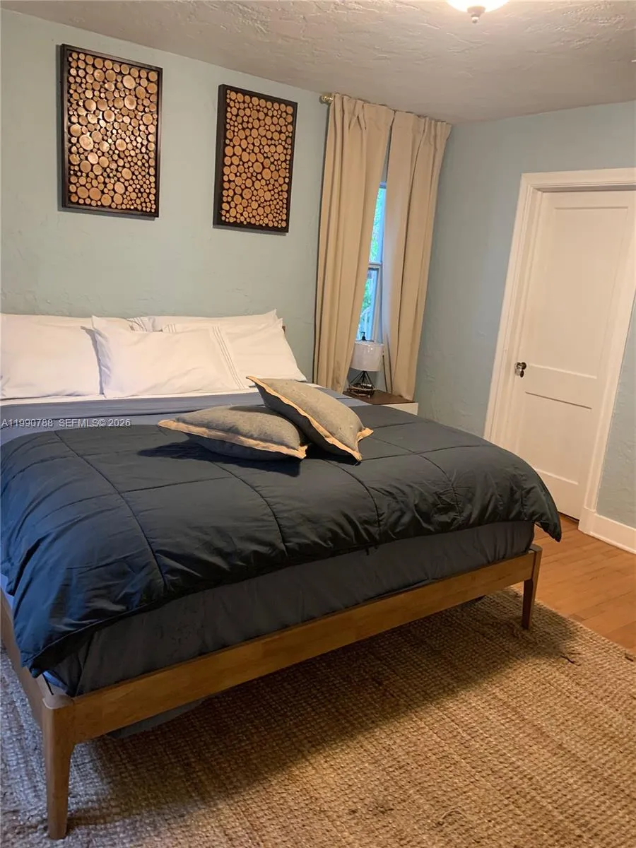 329 W 28th St, Miami Beach FL 33140