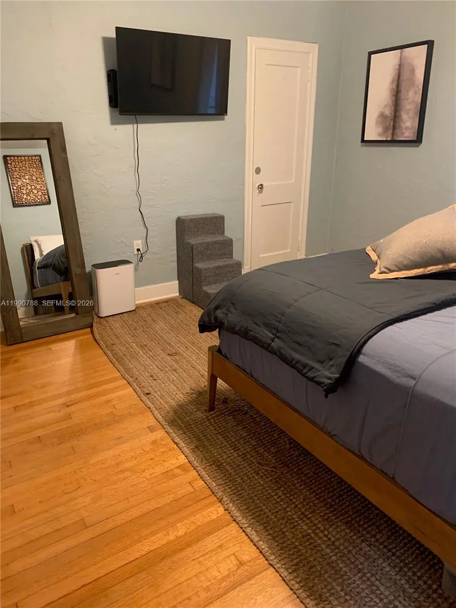 329 W 28th St, Miami Beach FL 33140