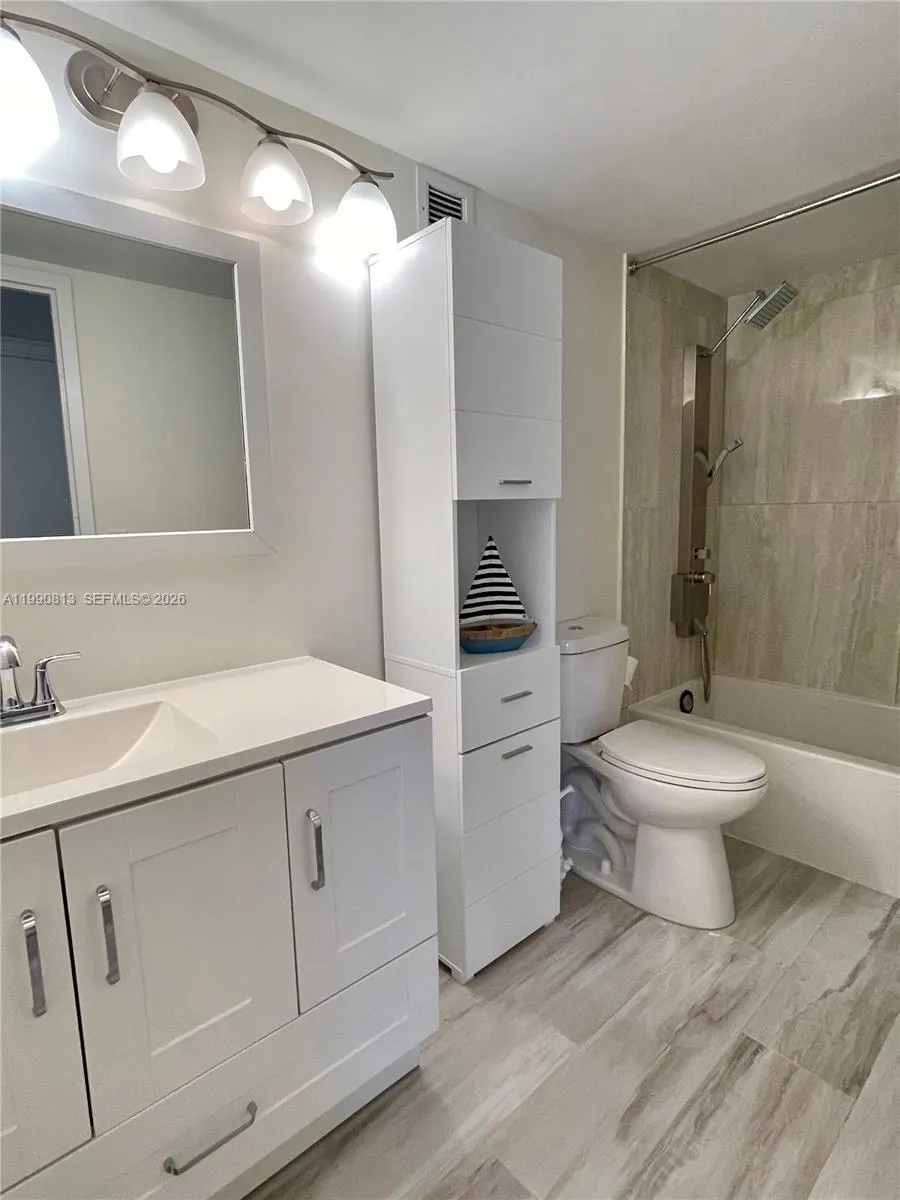 2101 Atlantic Shores Blvd # 320, Hallandale Beach FL 33009