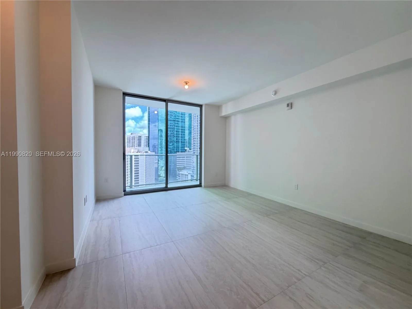 77 SE 5 # 2604, Miami FL 33131