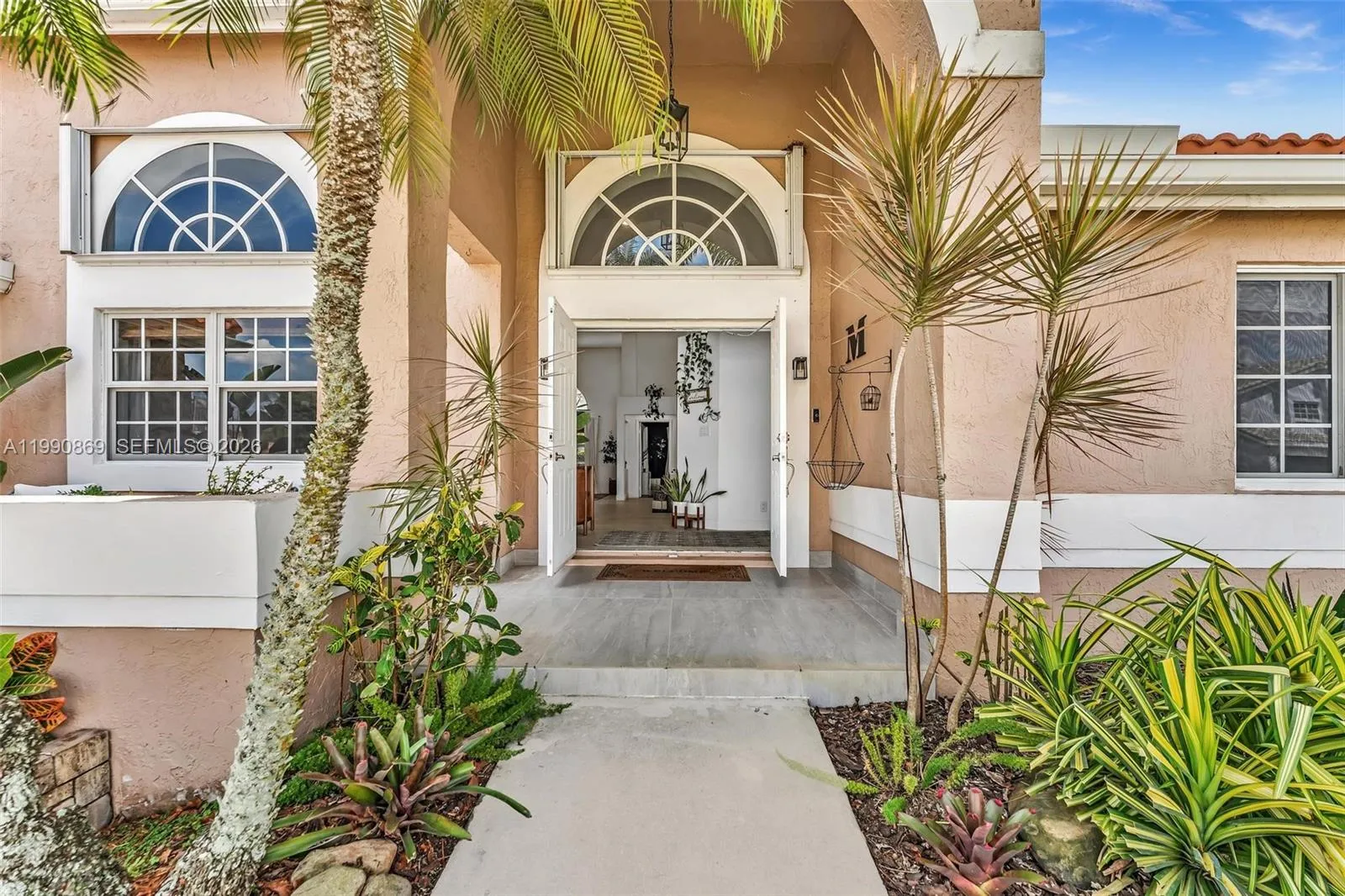 20106 NW 9th Dr, Pembroke Pines FL 33029