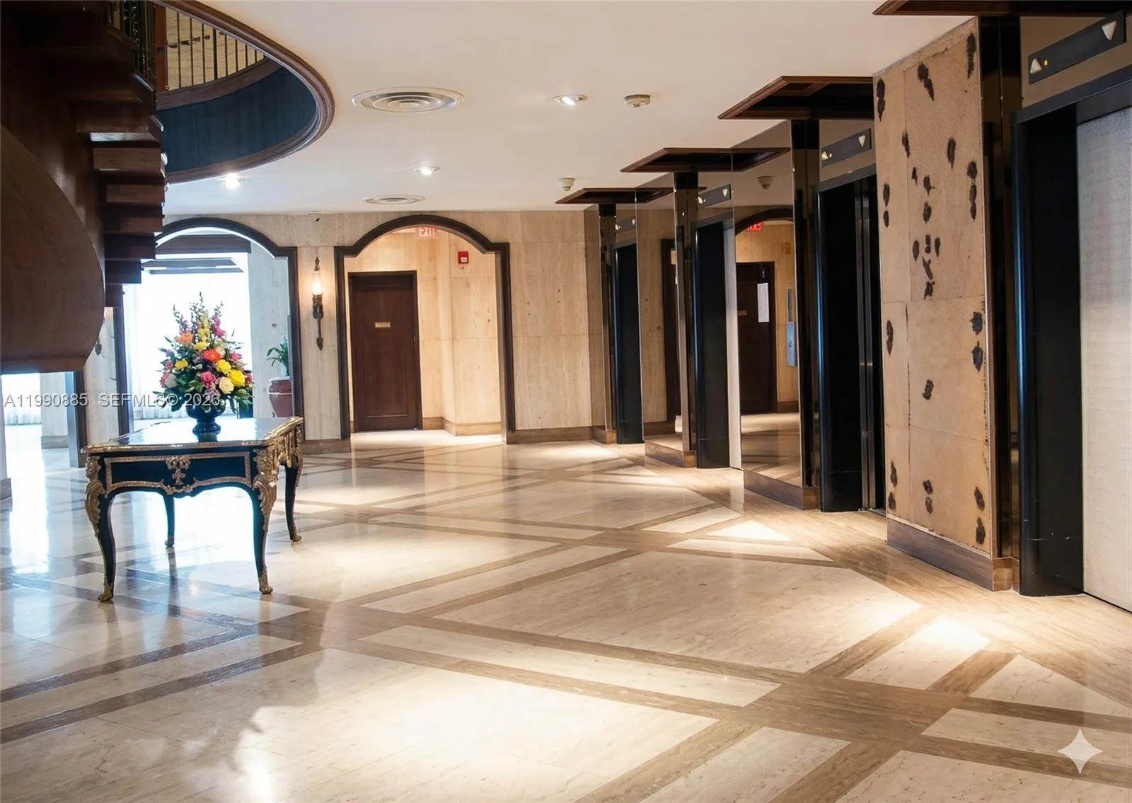 6039 Collins Ave, Miami Beach FL 33140