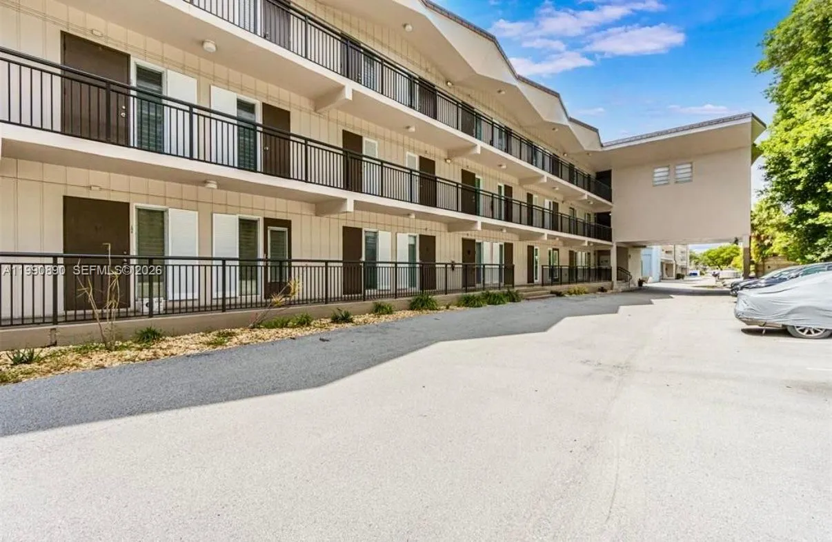 1967 S Ocean Blvd # 205, Lauderdale By The Sea FL 33062