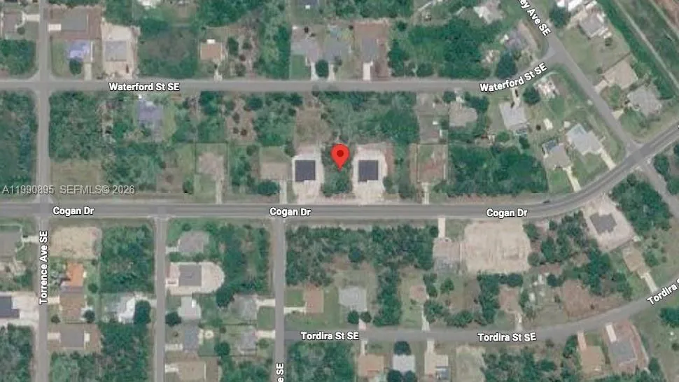 2065 SE Cogan Dr, Palm Bay FL 32909