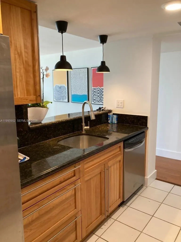 1717 N Bayshore Dr # 1953, Miami FL 33132