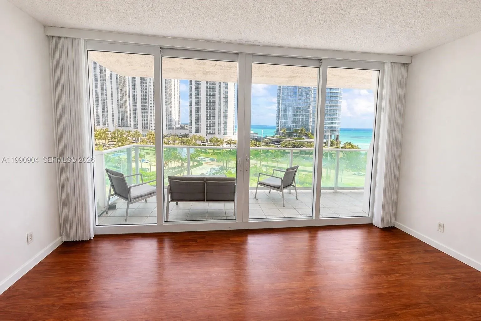 100 Bayview Dr # 911, Sunny Isles Beach FL 33160