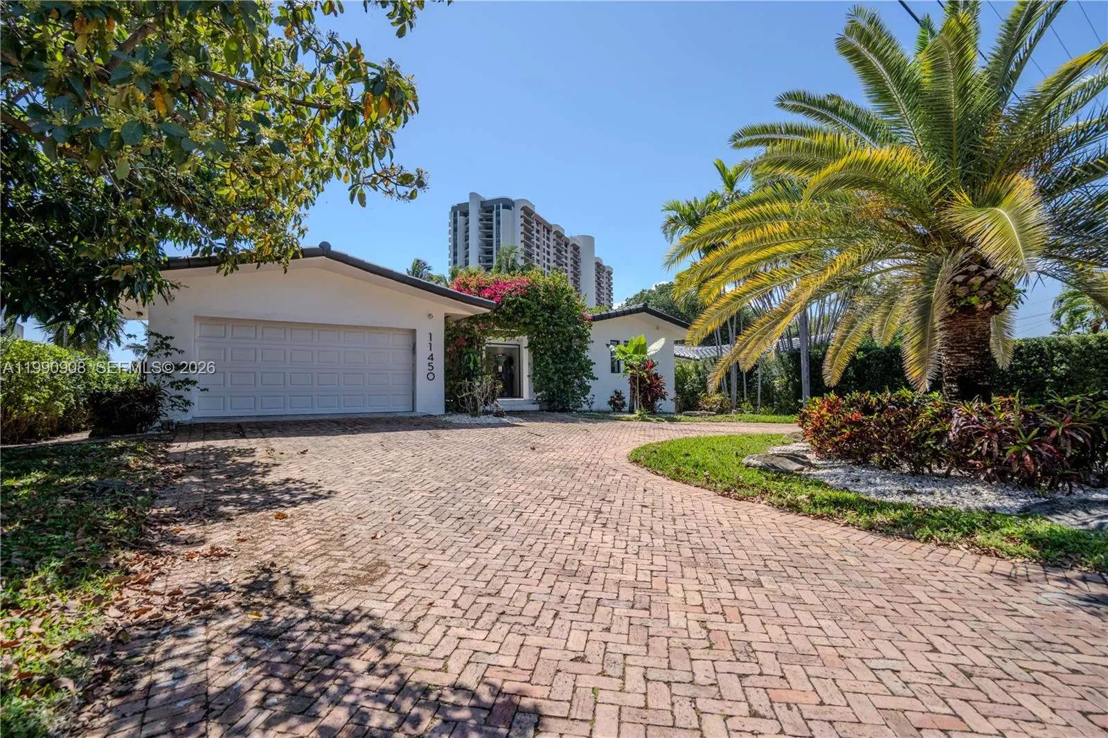 11450 N Bayshore Dr, North Miami FL 33181