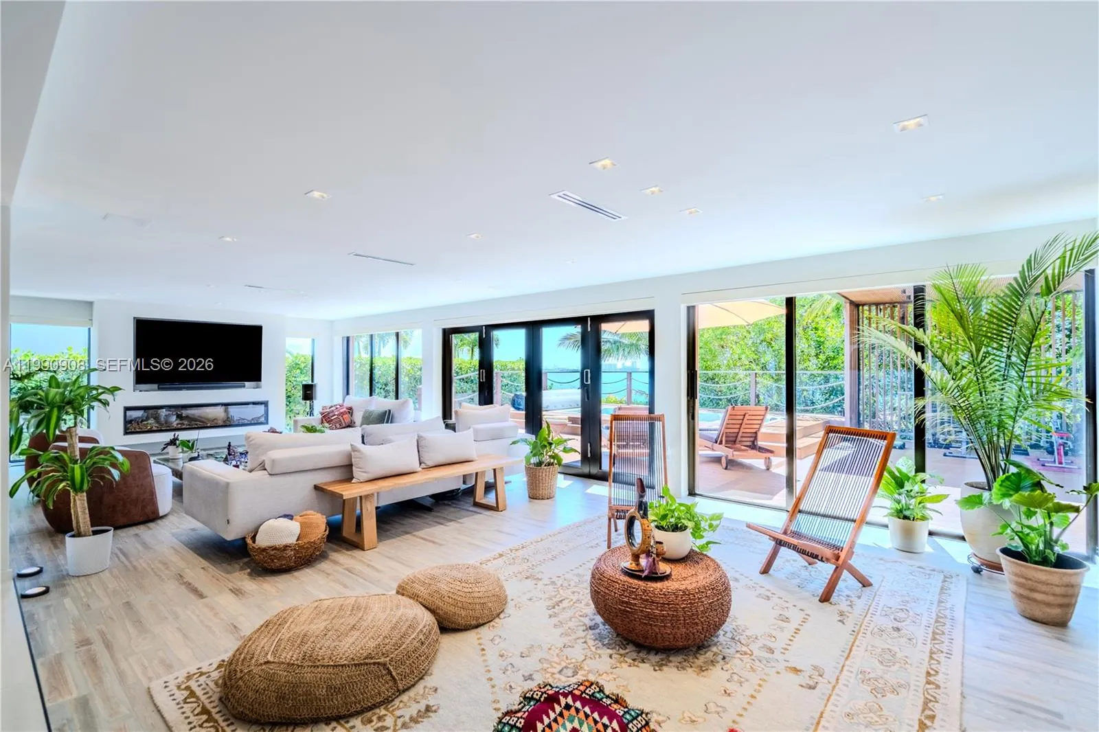 11450 N Bayshore Dr, North Miami FL 33181