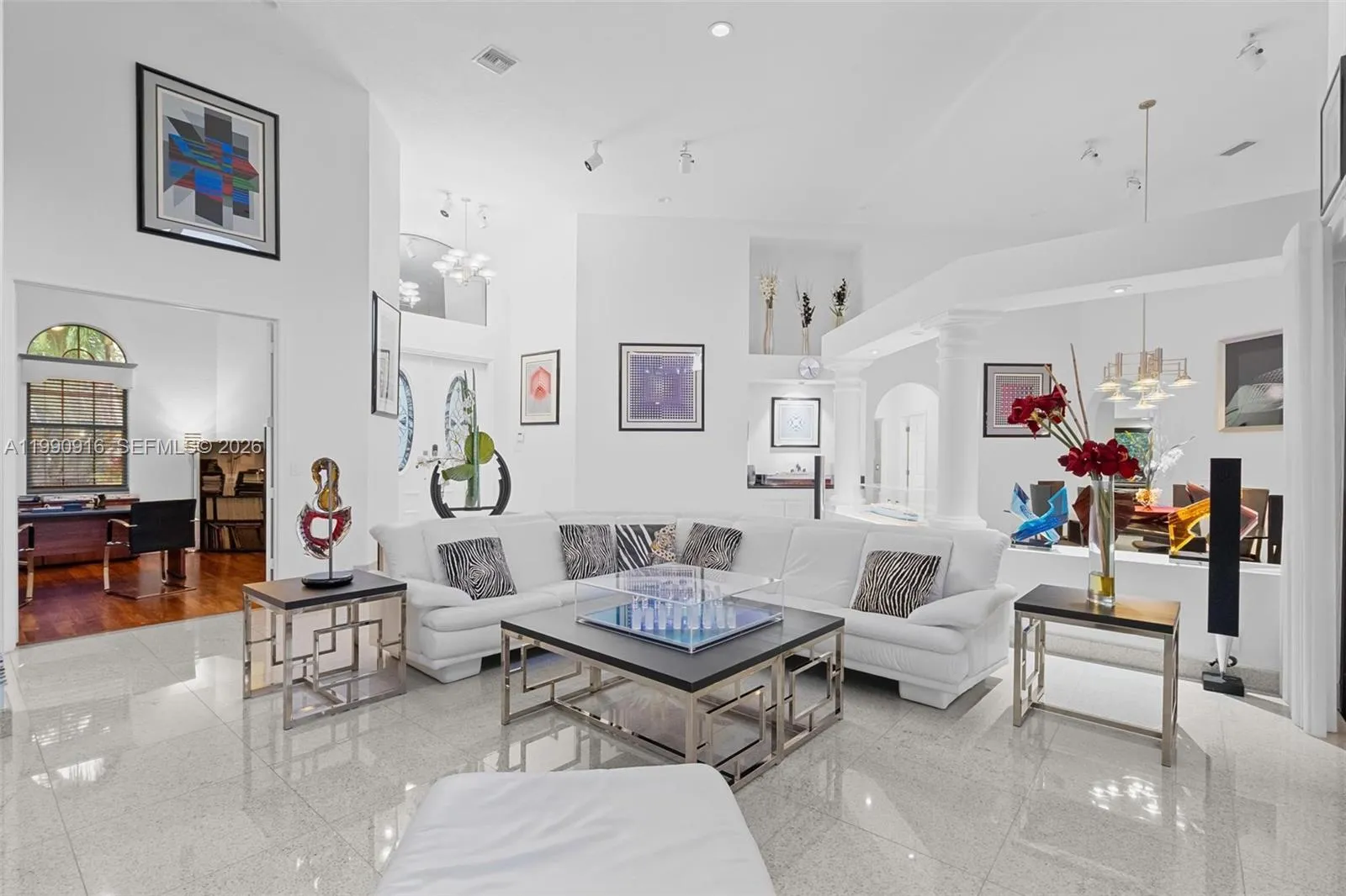 392 Coconut Cir, Weston FL 33326