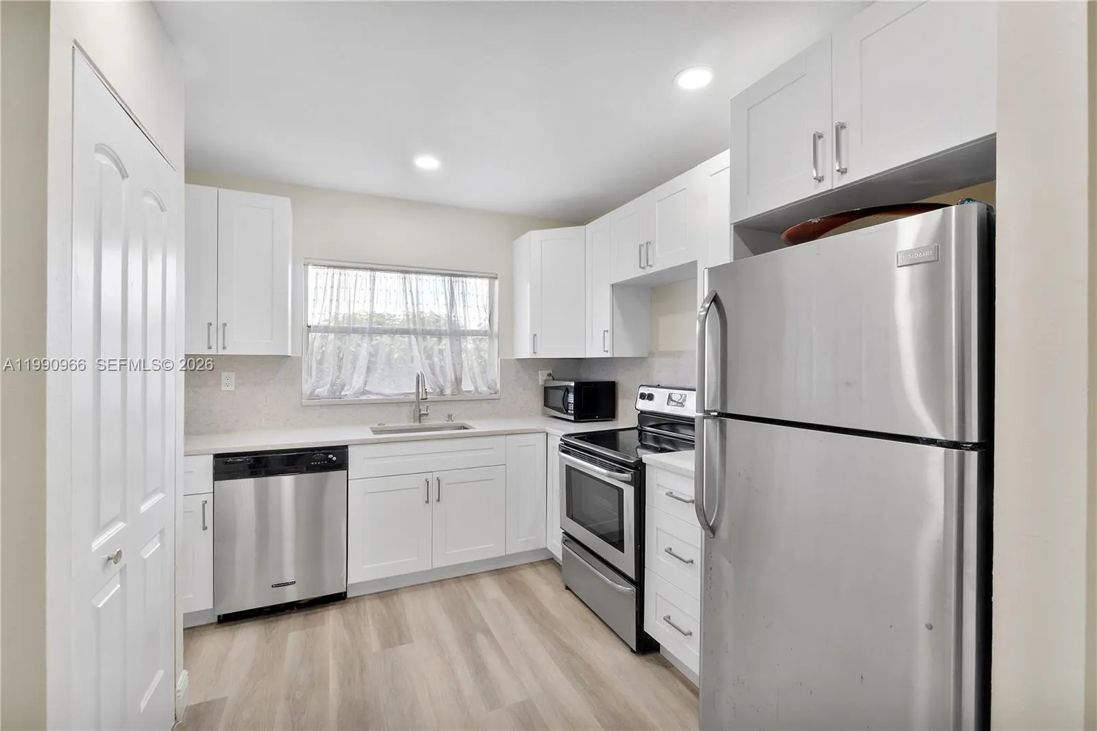 2 bedroom 2 bath for sale at 9201 Sunrise Lakes Blvd # 304, Sunrise FL 33322