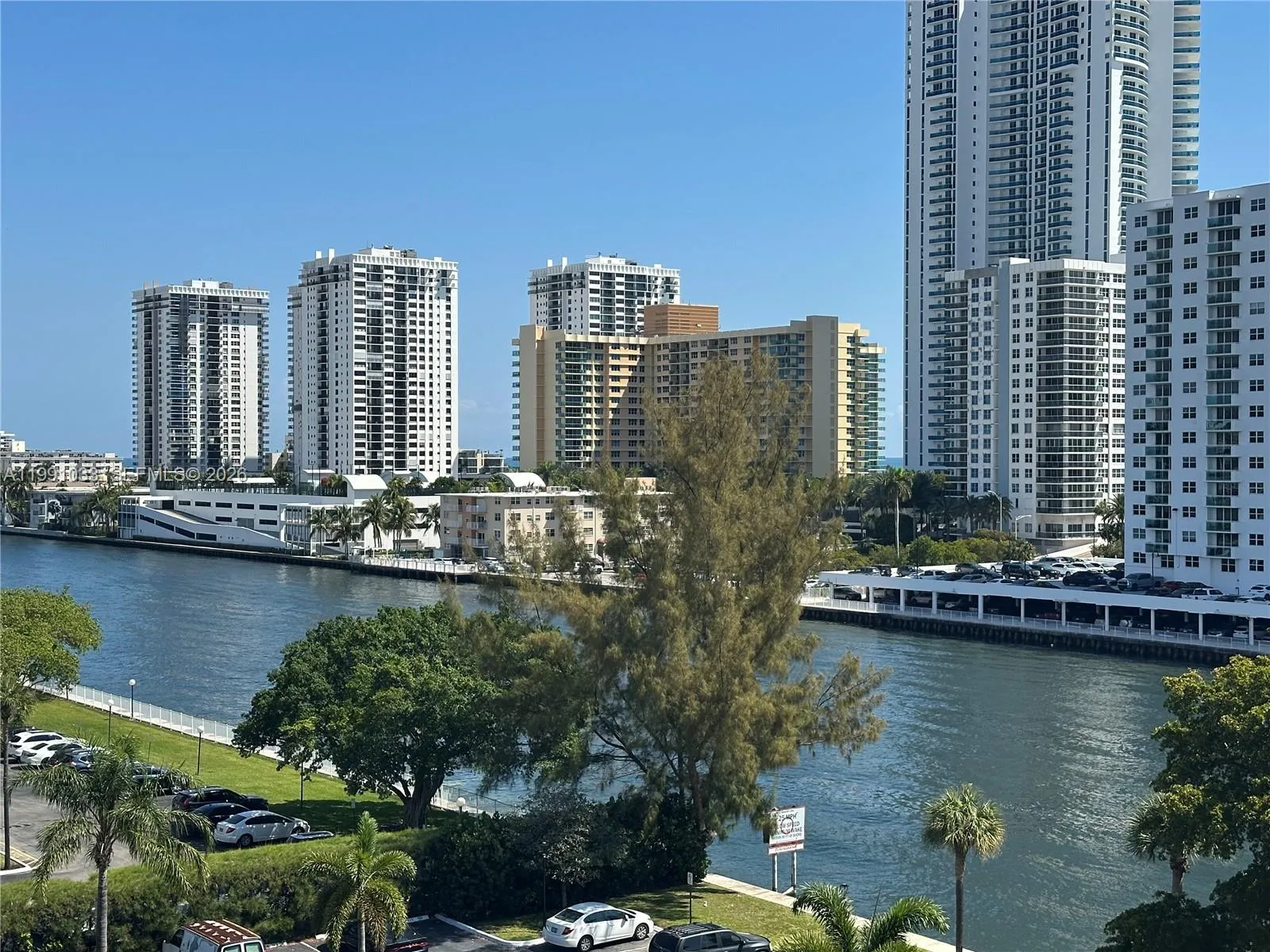 1 bedroom 1 bath for sale at 600 Parkview Dr # 717, Hallandale Beach FL 33009