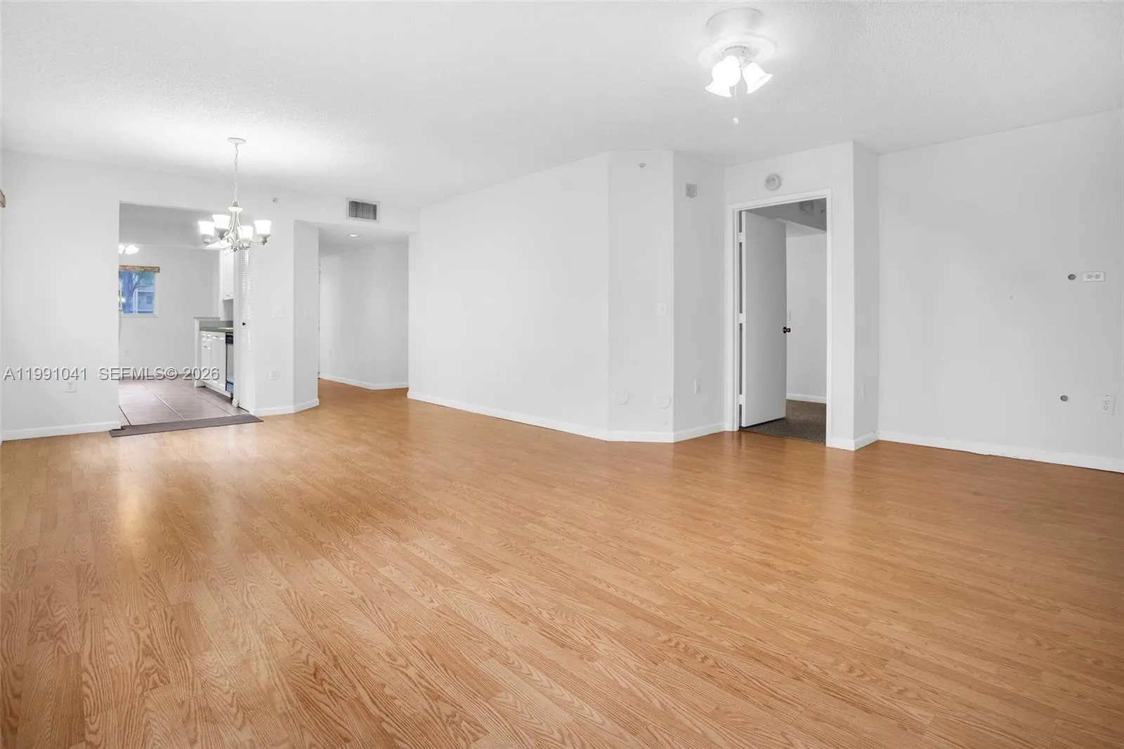 2 bedroom 2 bath for sale at 900 SW 142nd Ave # 115L, Pembroke Pines FL 33027