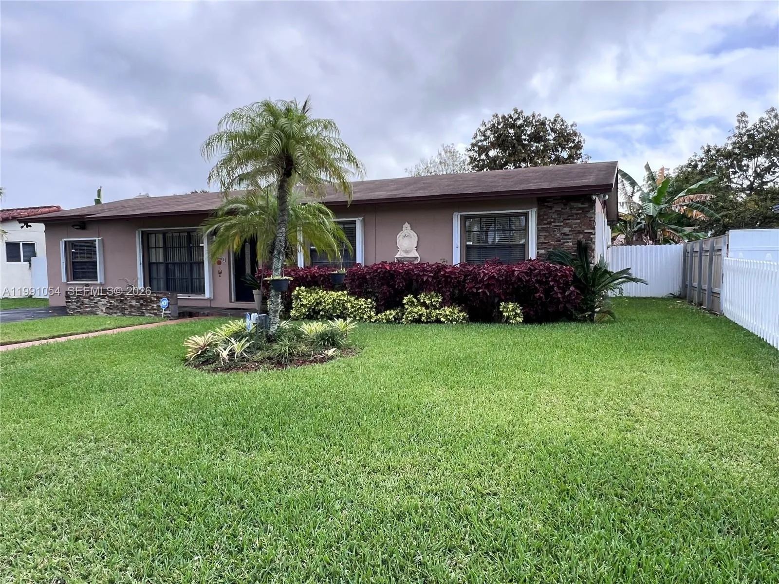 3 bedroom 2 bath for sale at 15303 SW 102nd Pl, Miami FL 33157