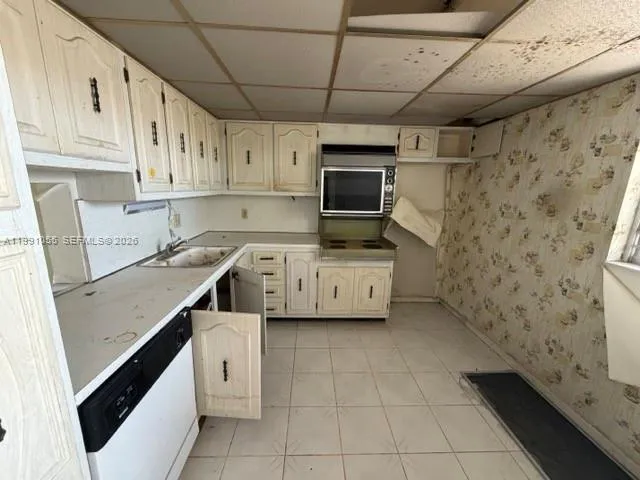 2 bedroom 2 bath for sale at 2615 NE 1st Ct # 305, Boynton Beach FL 33435