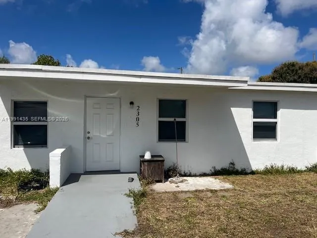 2 bedroom 1 bath for sale at 2305 NW 13 CT, Fort Lauderdale FL 33311