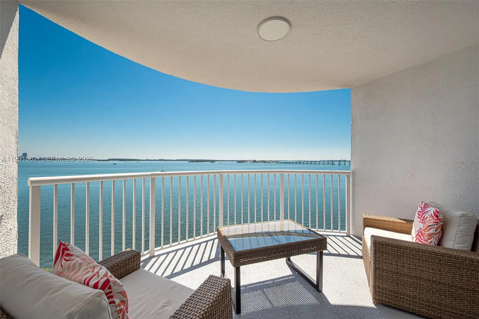 3 bedroom 2 bath for sale at 1420 Brickell Bay Dr # 1003A, Miami FL 33131
