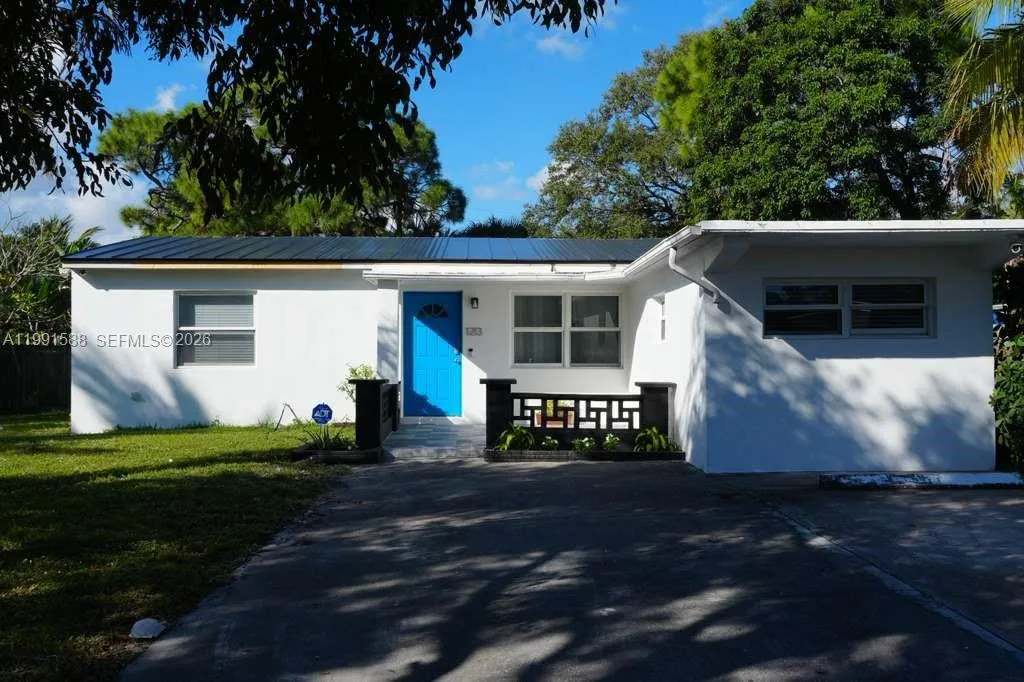 4 bedroom 2 bath for sale at 1213 NW 6th Ave, Fort Lauderdale FL 33311