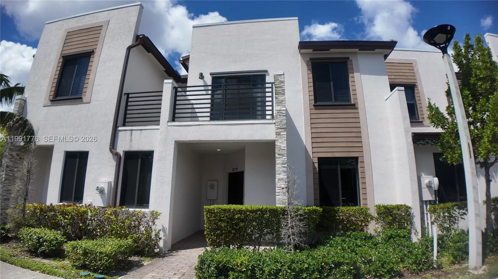 3 bedroom 2 bath for sale at 20714 NE 5th Ct, Miami FL 33179