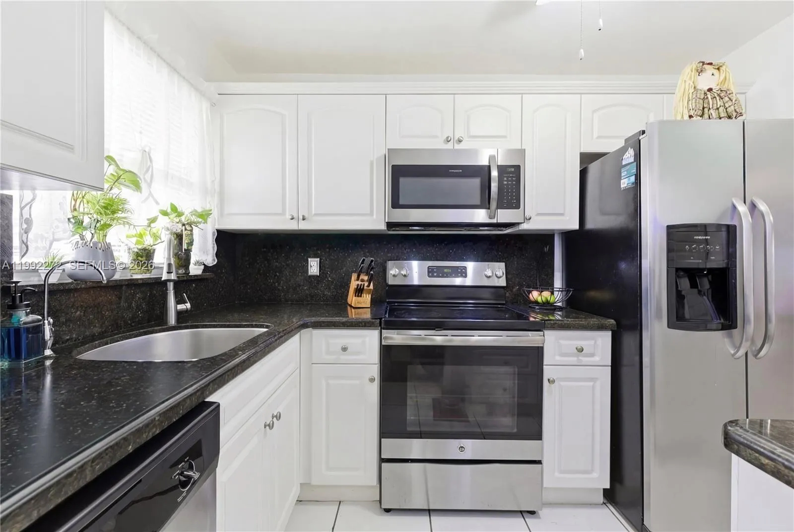 2 bedroom 2 bath for sale at 2651 E Sunrise Lakes Dr # 104, Sunrise FL 33322