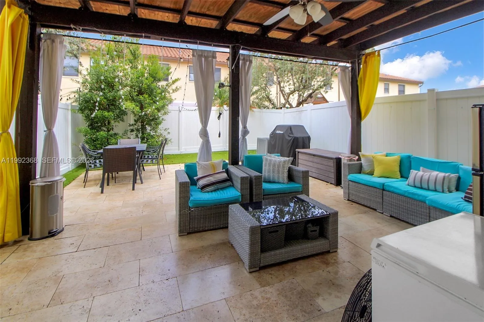 3323 W 90th Ter, Hialeah FL 33018