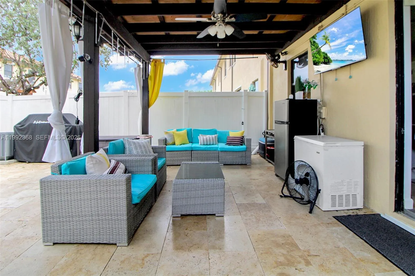 3323 W 90th Ter, Hialeah FL 33018