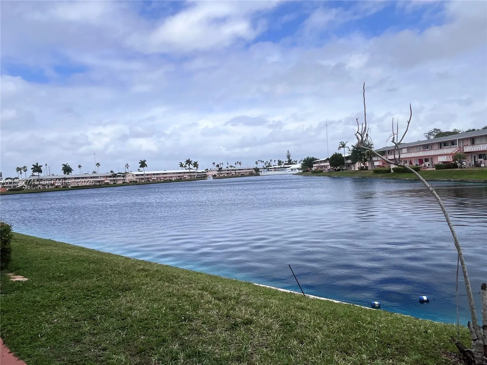 1 bedroom 1 bath for sale at 1012 SW 11th St # 9N, Hallandale Beach FL 33009