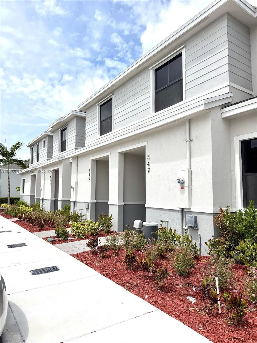 359 NE 16th St, Florida City FL 33034