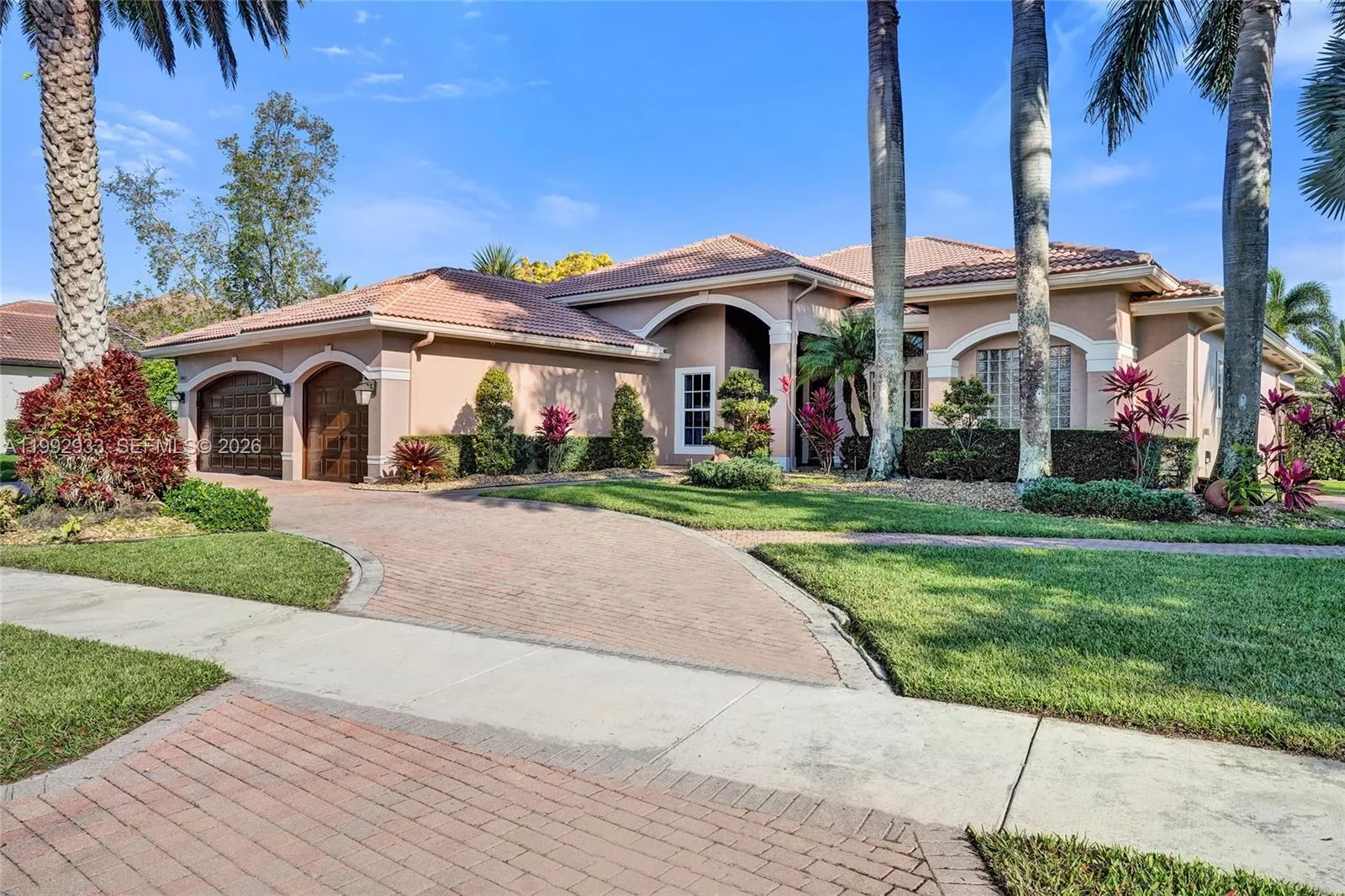 4 bedroom 4 bath for sale at 14957 SW 34th St, Davie FL 33331