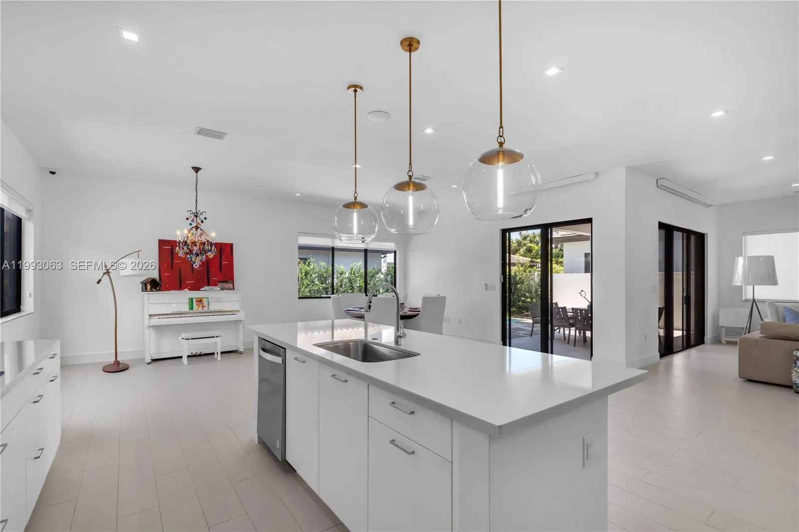 8019 NW 46th Ter, Doral FL 33166