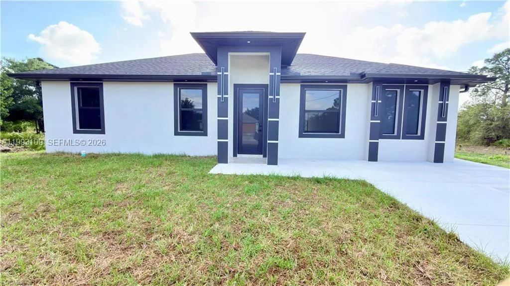 4 bedroom 3 bath for sale at 1243 Buell ave, Other City - In The State Of Florida FL 33913