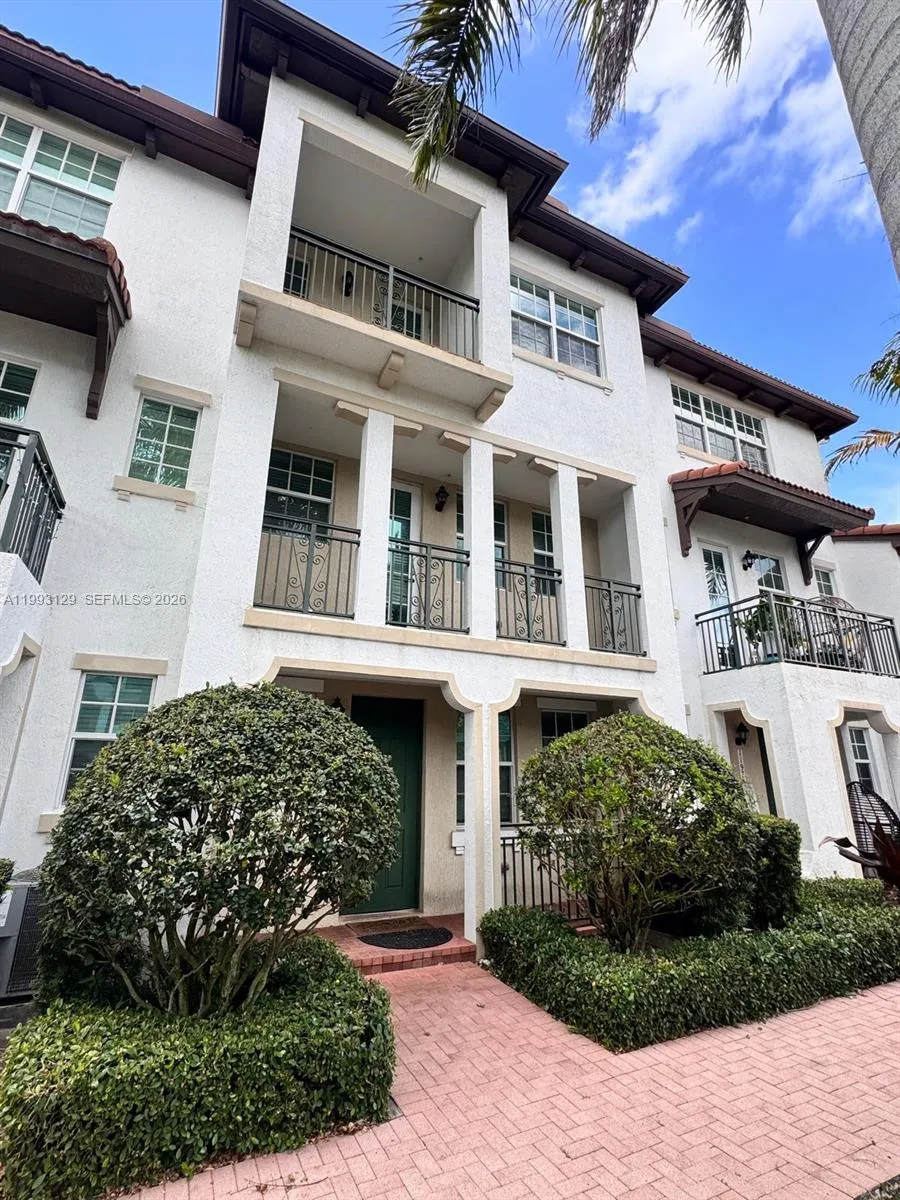 3 bedroom 3 bath for rent at 11980 SW 29th St, Miramar FL 33025