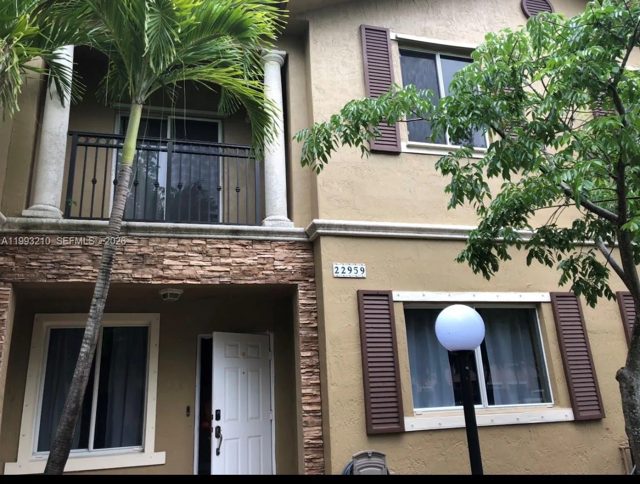 3 bedroom 2 bath for sale at 22959 SW 112th Pl, Miami FL 33170