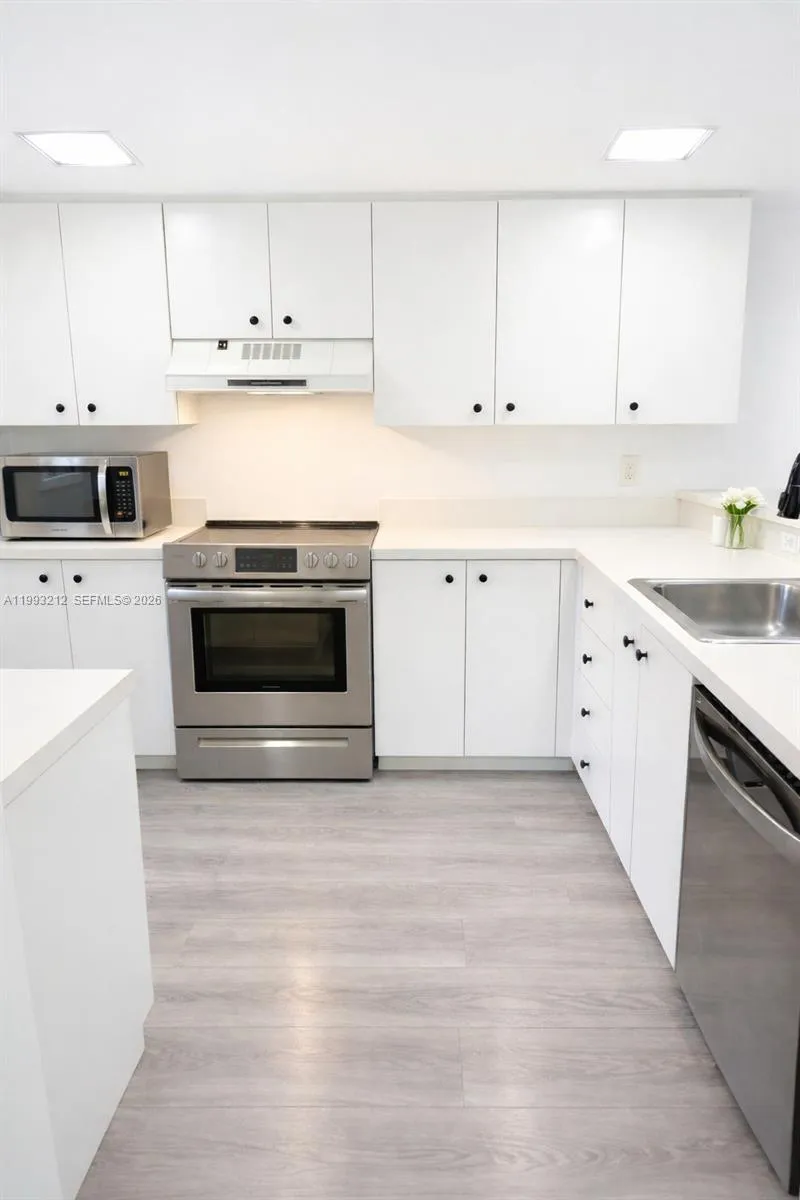 4321 SW 70th Ter, Davie FL 33314